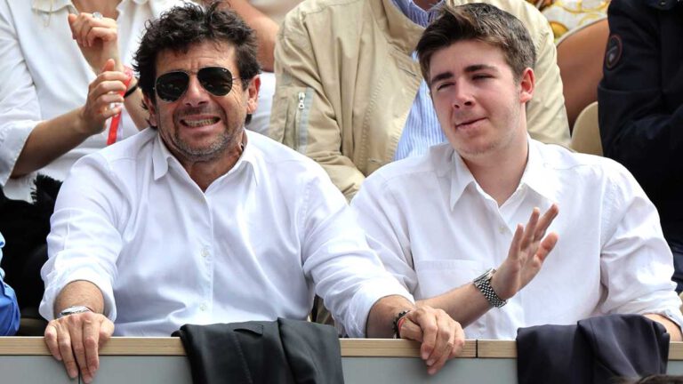 « Quel beau garçon ! » Patrick Bruel révèle un rare et bouleversant cliché pour les 17 ans de son fils Léon